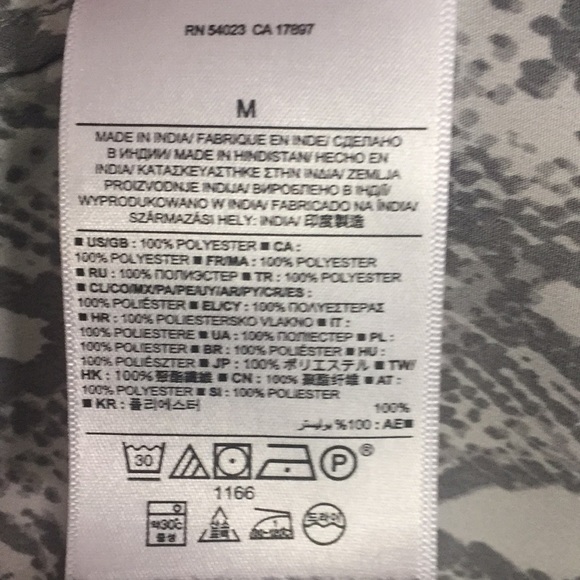 Super cute summer top from Banana Republic❤️❤️ - Picture 4 of 4